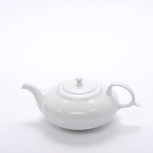 Lade das Bild in den Galerie-Viewer, Asuka White, eine Teekanne aus weissem Porzellan 
