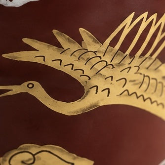 Guinomi Tsuru Aka – Detail des goldenen Kranichs
